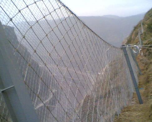 RX-050型被動(dòng)防護網(wǎng)施工